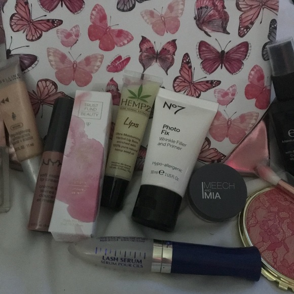 ❤️With free gift❤️Cosmetic bag w/ makeup - Picture 6 of 8